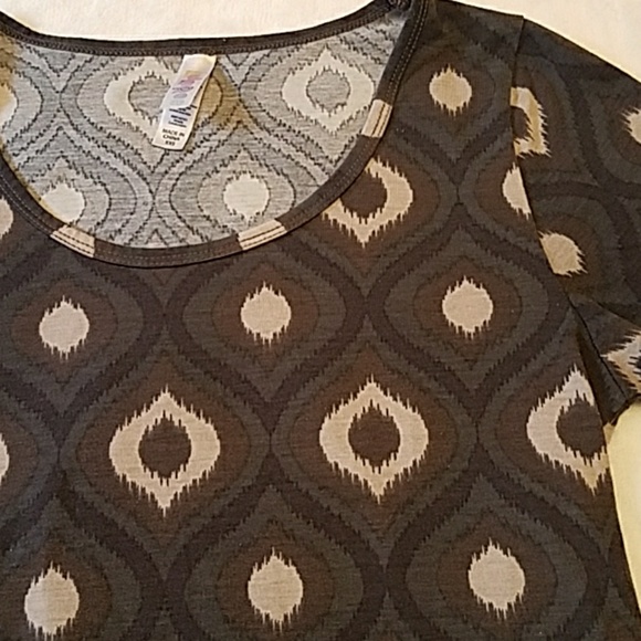 3/$20 LuLaRoe - Women's Top - Picture 3 of 5